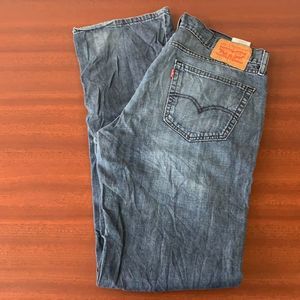 Vintage man’s 559 Levi’s mom jeans